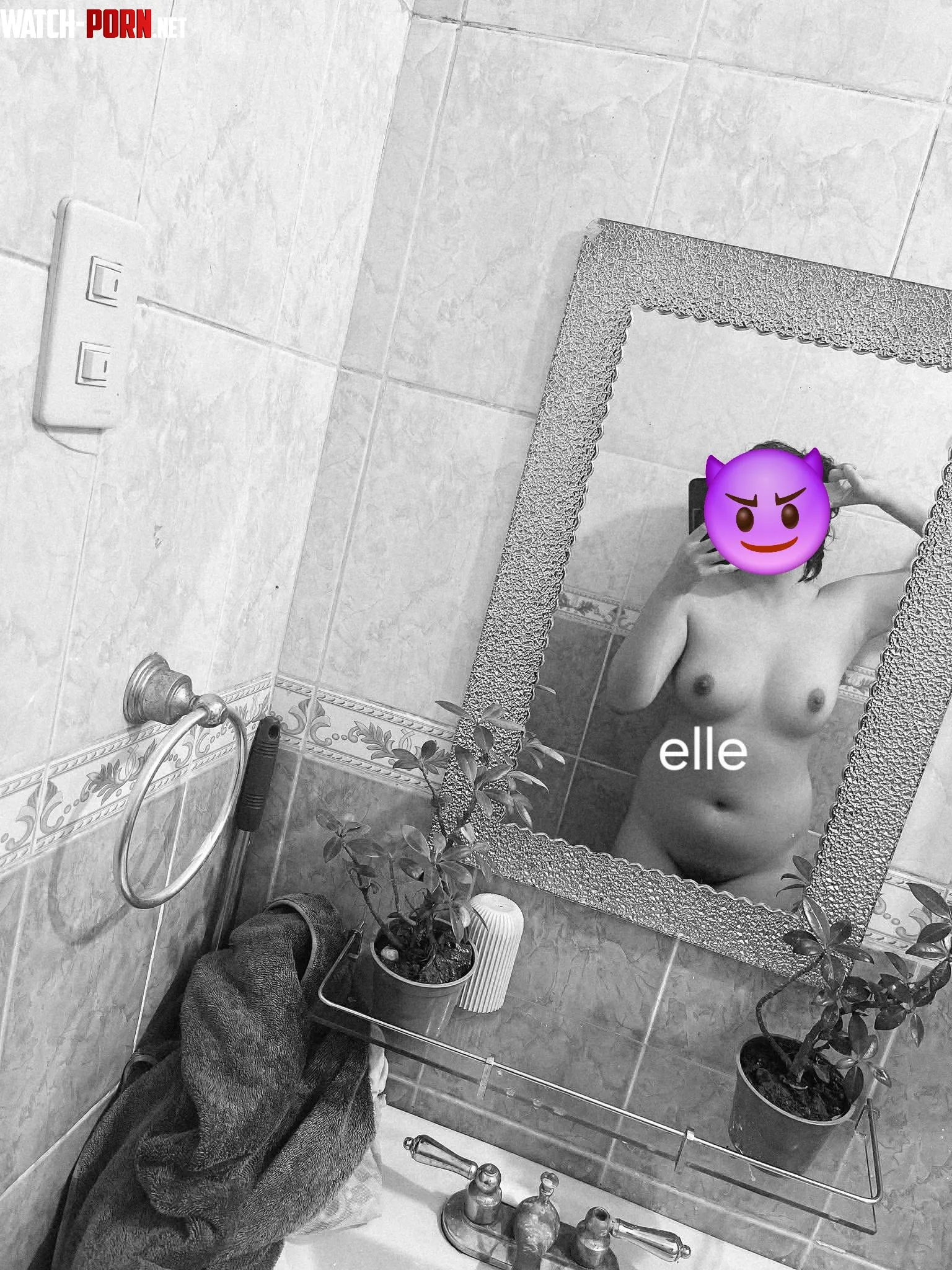 Good evening [f] my nude for the night by MarshMellowMelt