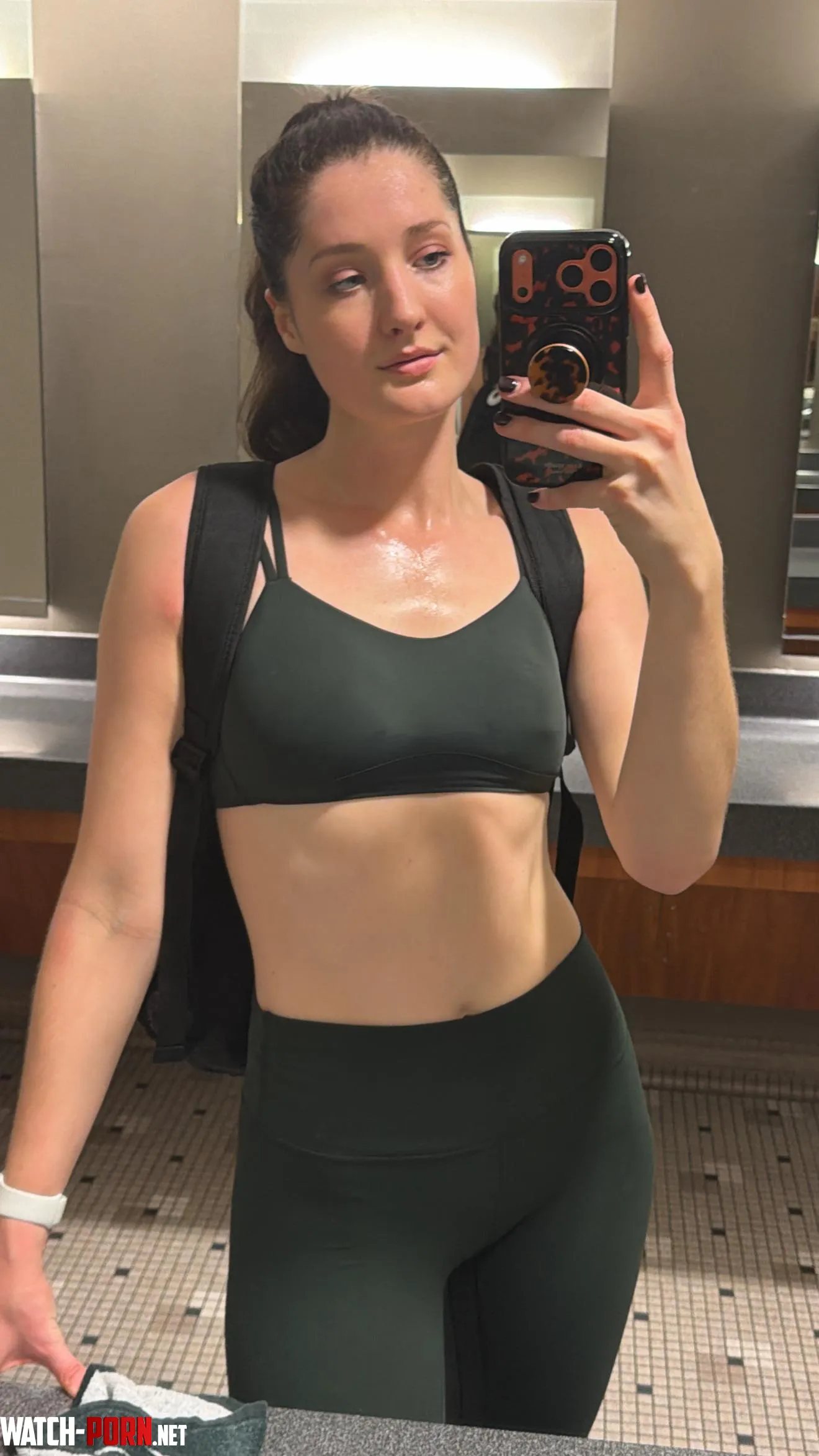 Just a lil glisten by TinyPaleMarshmallow