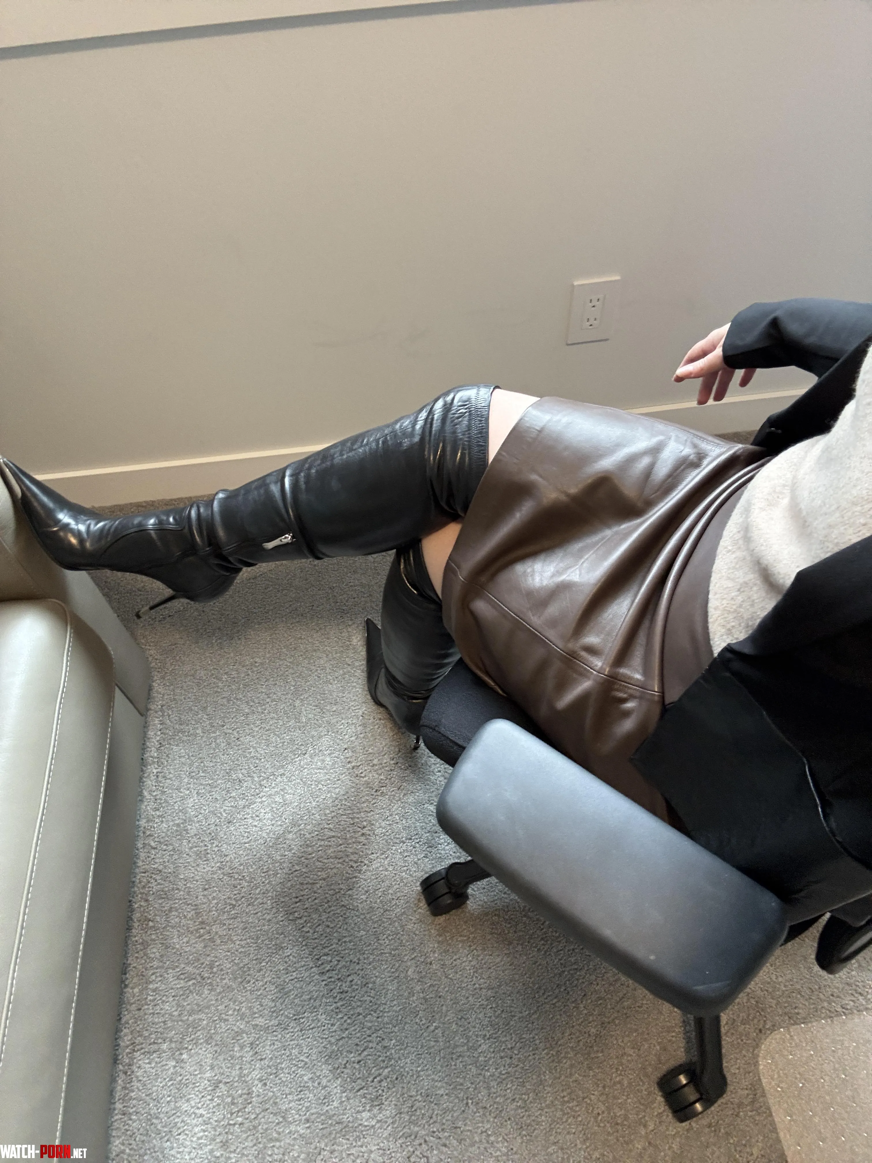 Monday reset. Leather on ✅, OTK Lorenzi boots on✅, focus up. Who else is back in work mode today? by heeledobsession