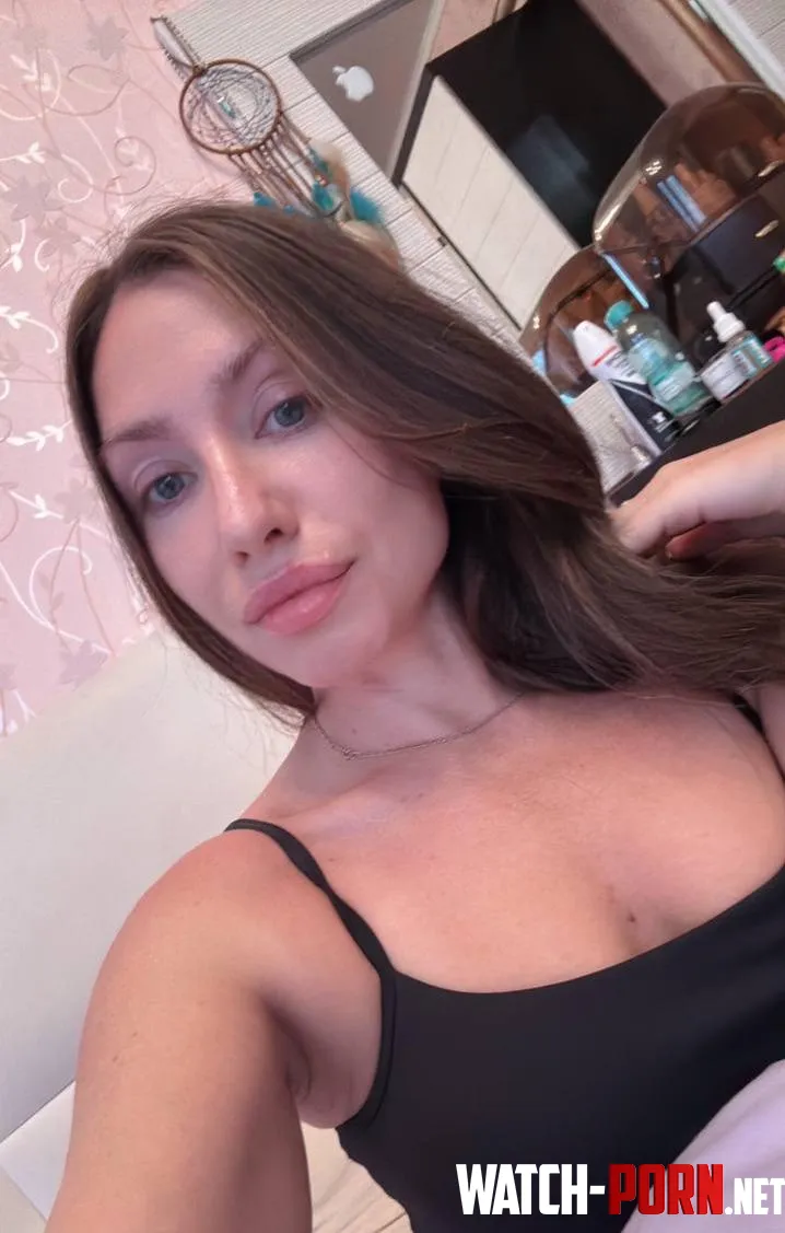 Am I cute? by frosty_dreamm