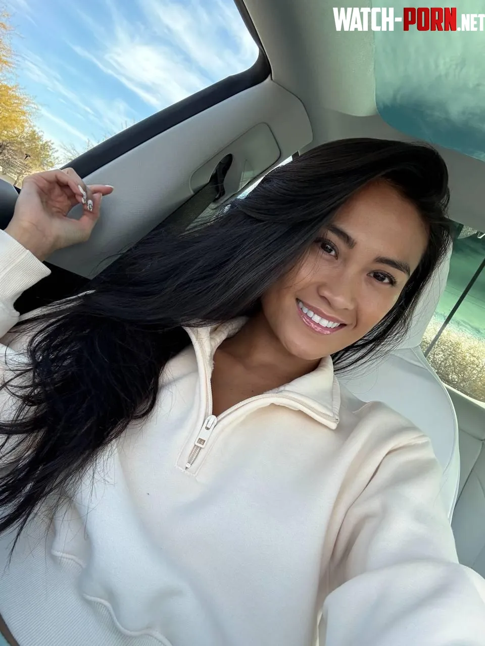 Flirty eyes, soft smile by sunshineonlyxo