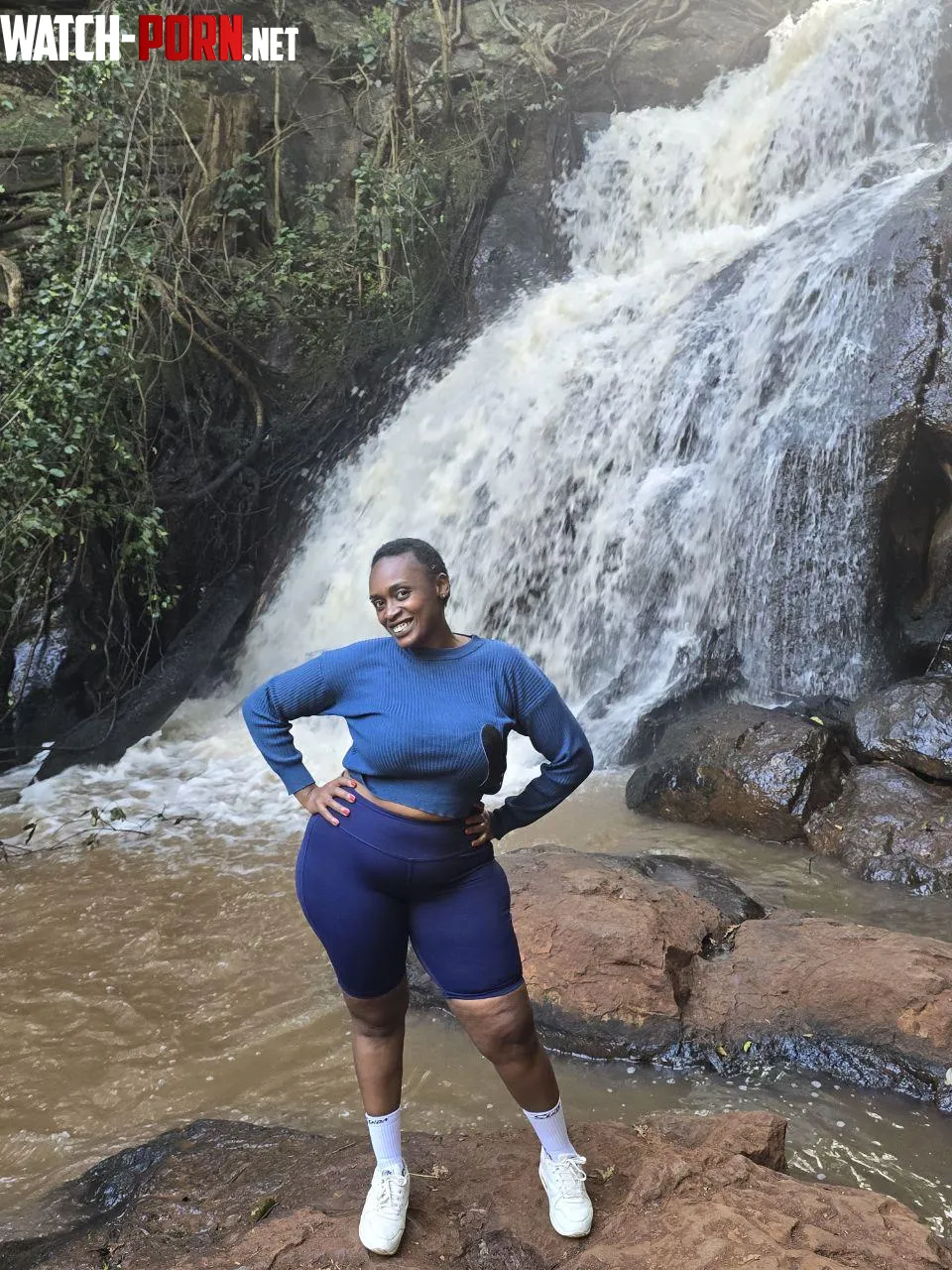 CURVES FOR DAYS by Rozie_99