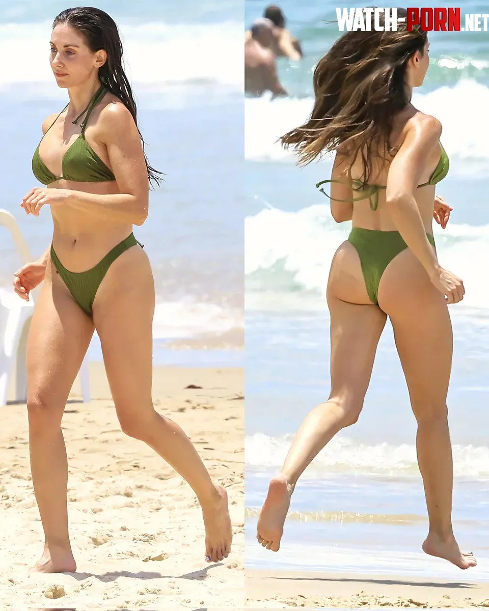 Alison Brie by RealWonderGal