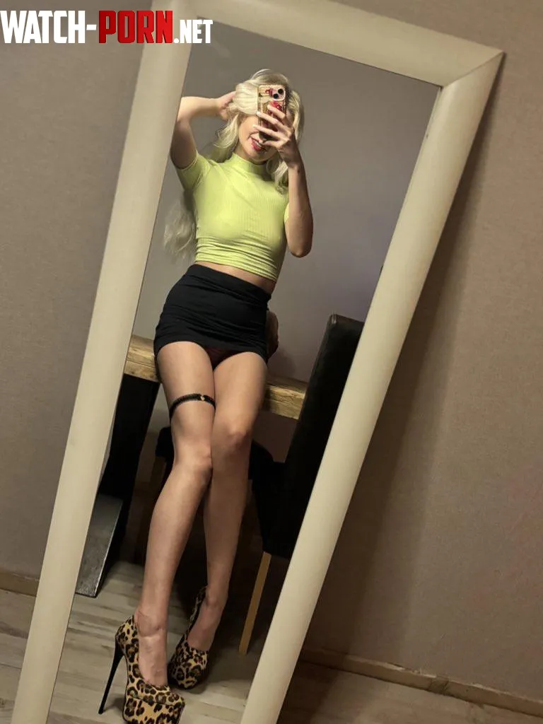 Leggy by LanaPeaches__