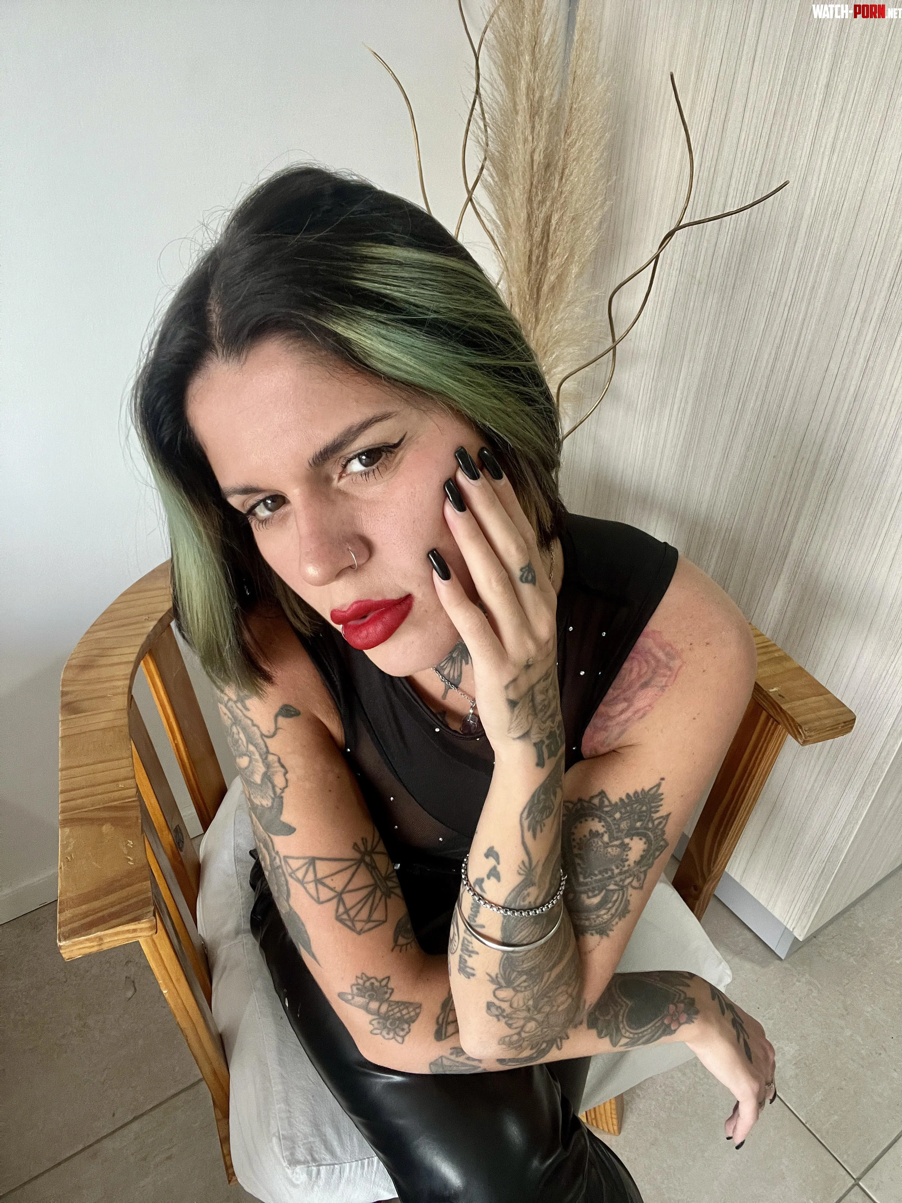 Imagine what I can do with my natural black nails by girlytattoo