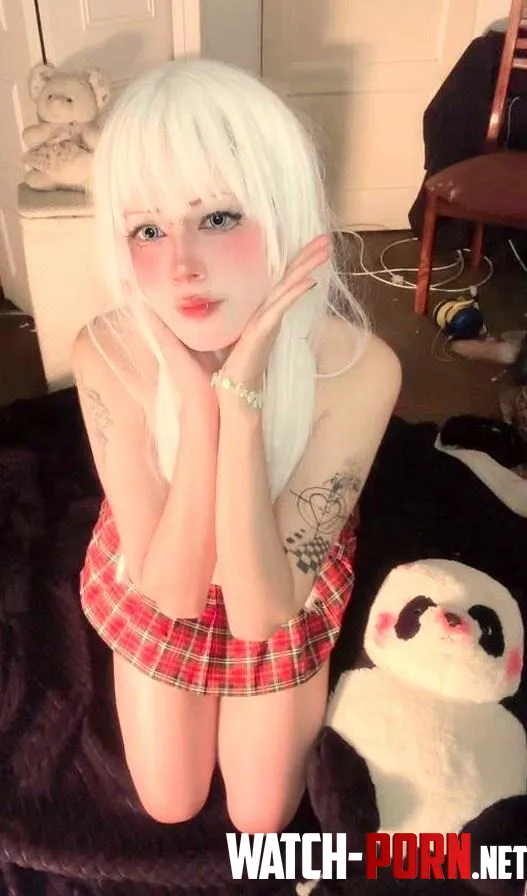 Any older men interested in a virgin, innocent (lol), baby faced teen like me? by nadieldeo