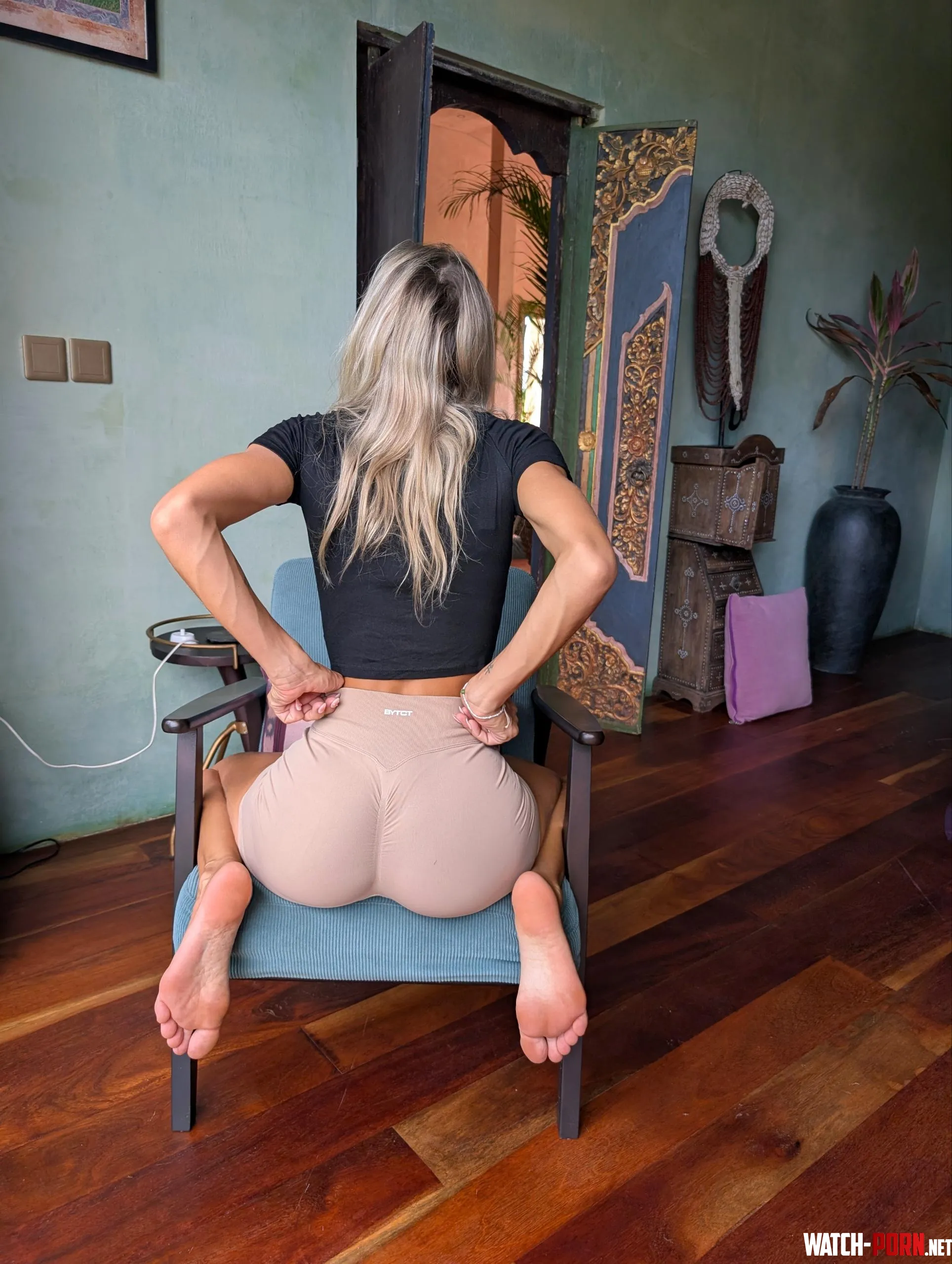 Need a clean face to sit on by ComprehensiveCap1691