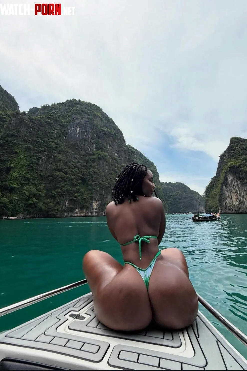 Thic shit aura farming 🍑 by DaBoobieBoyz