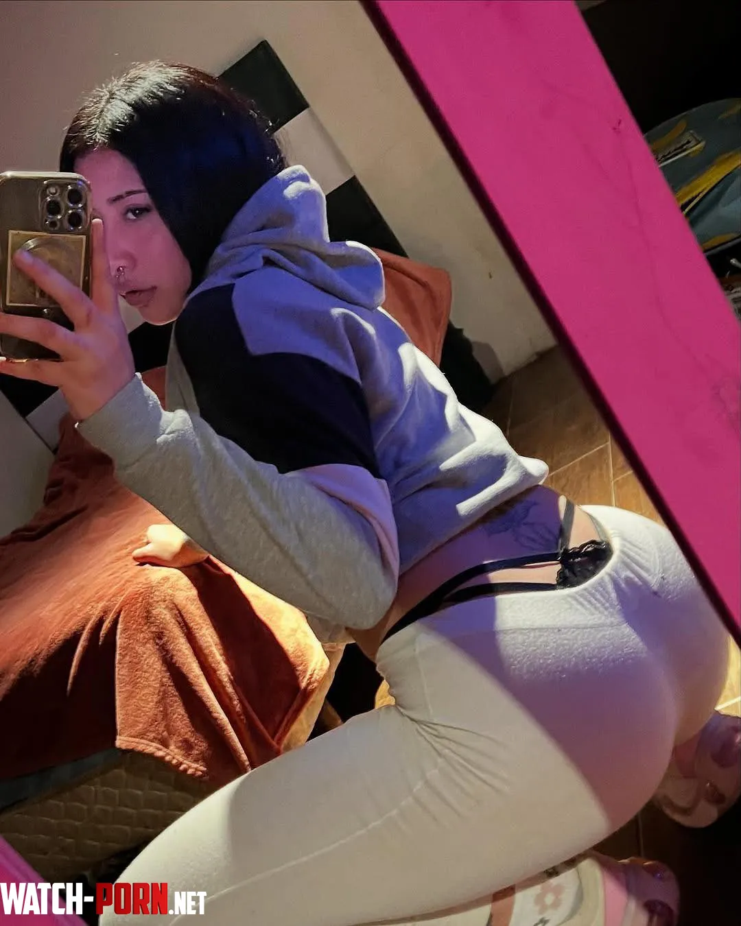 Can I sit on your face? Tell me what you’re gonna do in return! by ComprehensiveLog1893