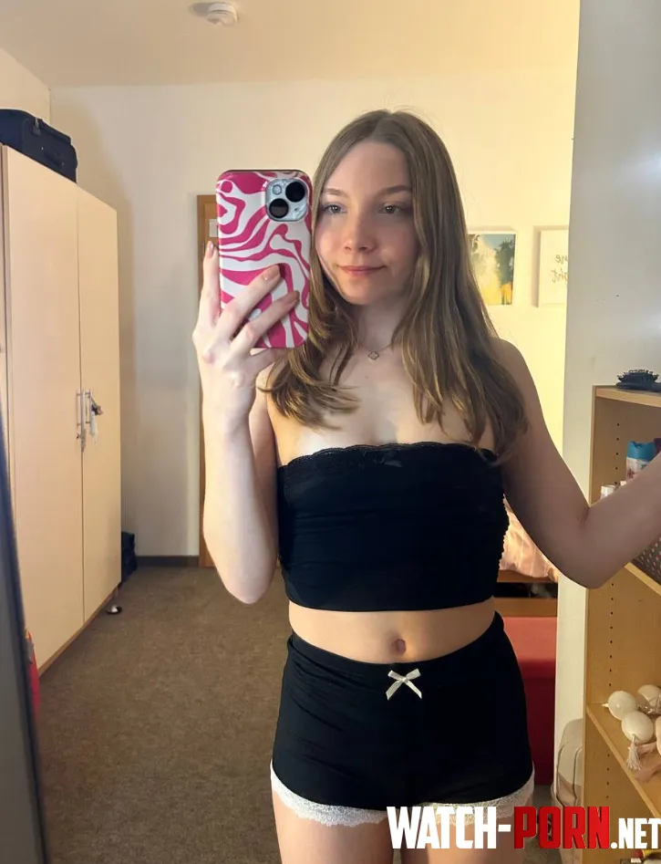 Tell me how many inches u hiding in ur pants and I’ll tell u if we can fuck by LuxeFever