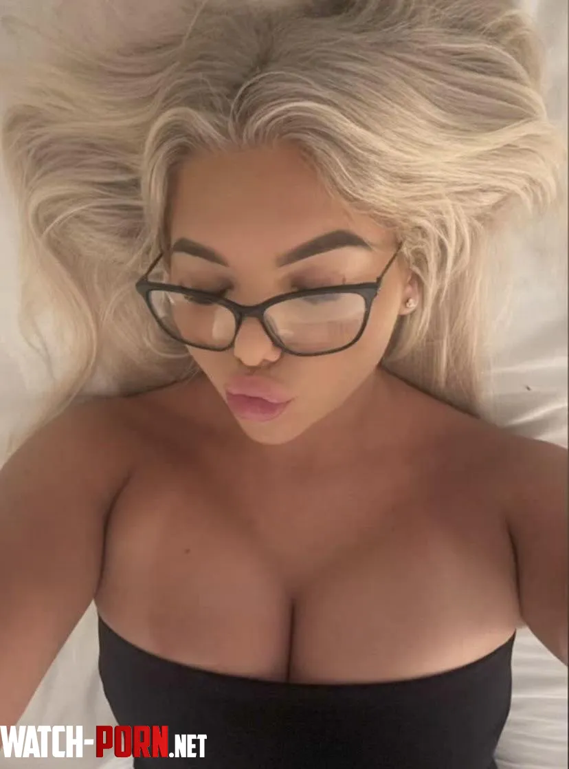 I’m blonde, thicc & can make you cum under 1 minute  by AlexiGrayOnly