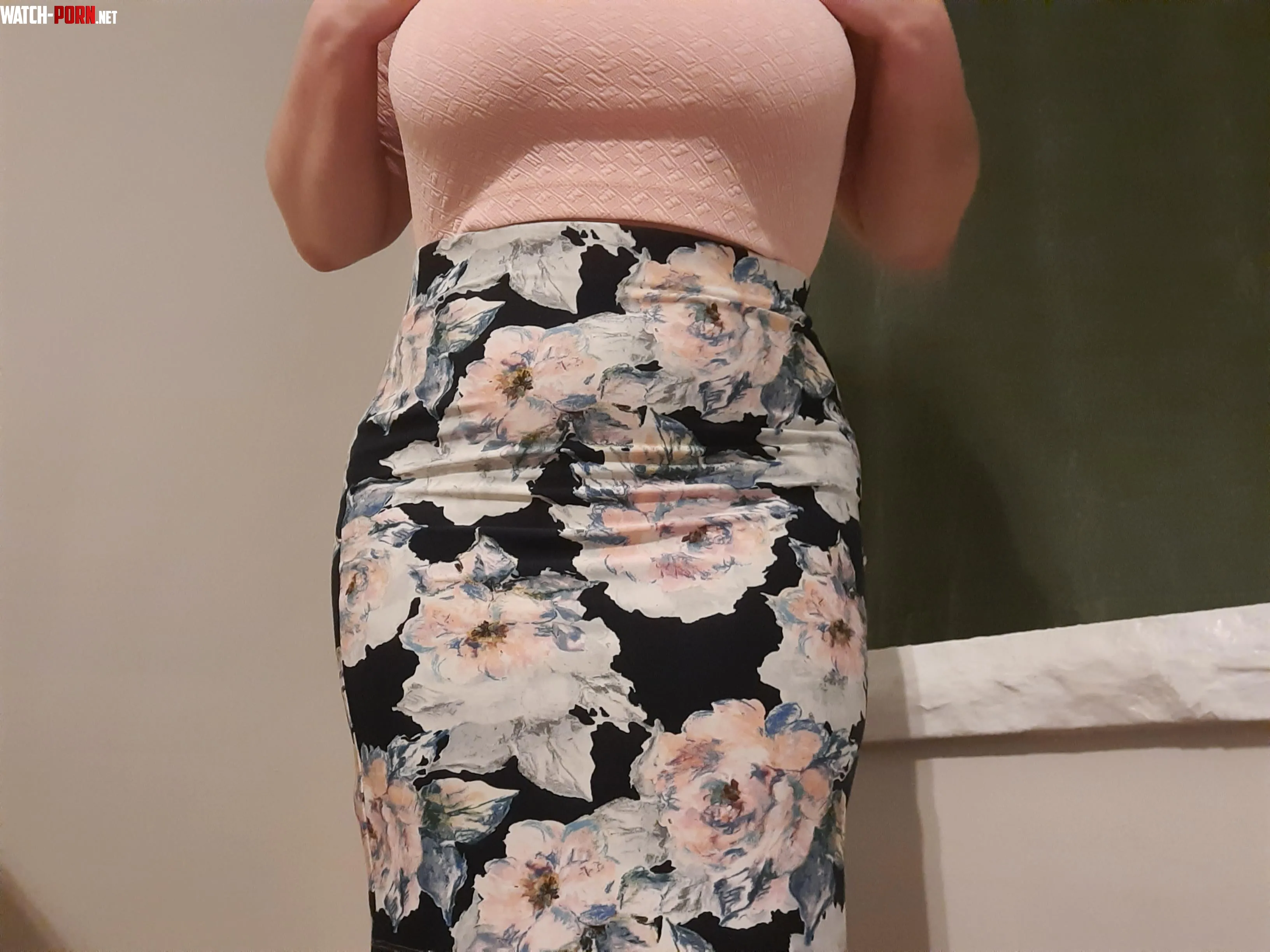 One more from this shoot... I think it highlights my shape nicely by daphnethedryad