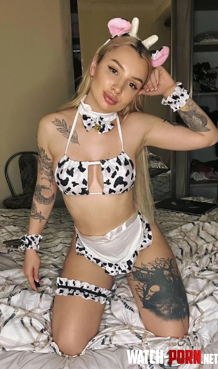 In a very moo-day and playful vibe today by cutiee_j