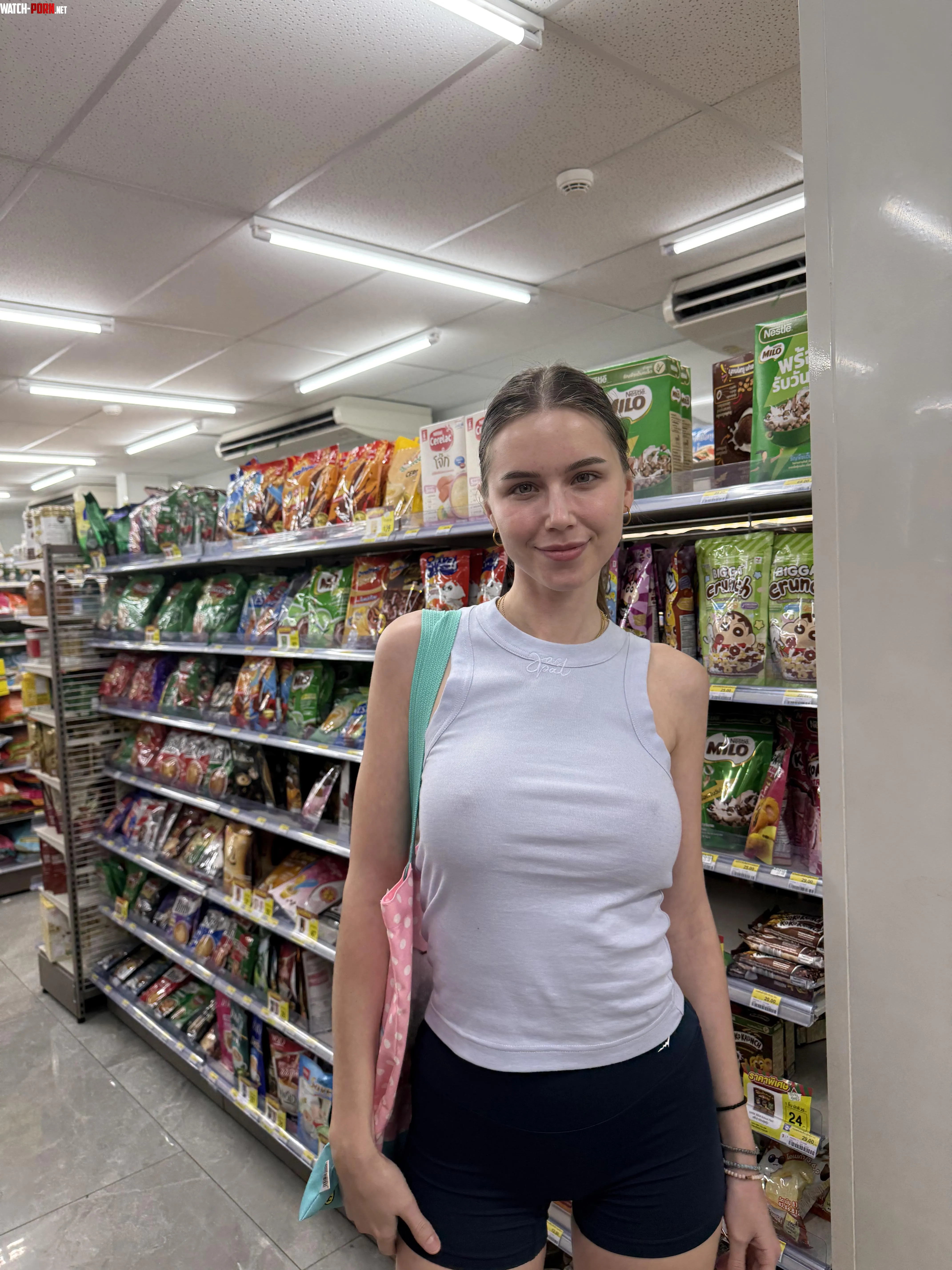 Quick stop at 7eleven by Justacutienere