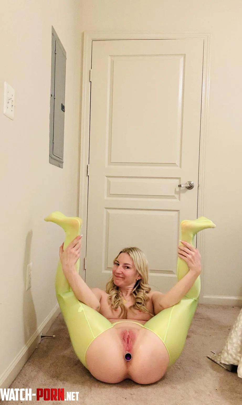 Pantyhose crotchless with butt plug by boomersoonramg