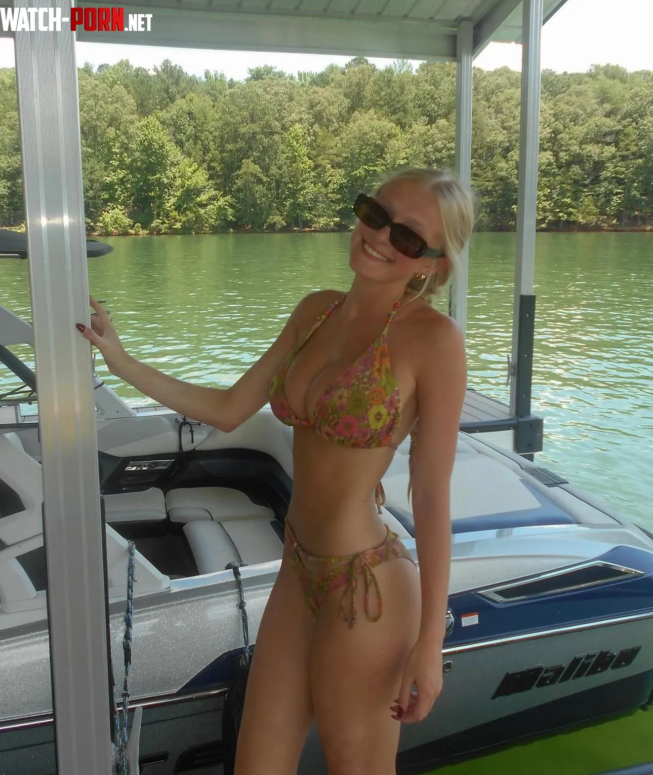 Stunning smile by LocalDark7476