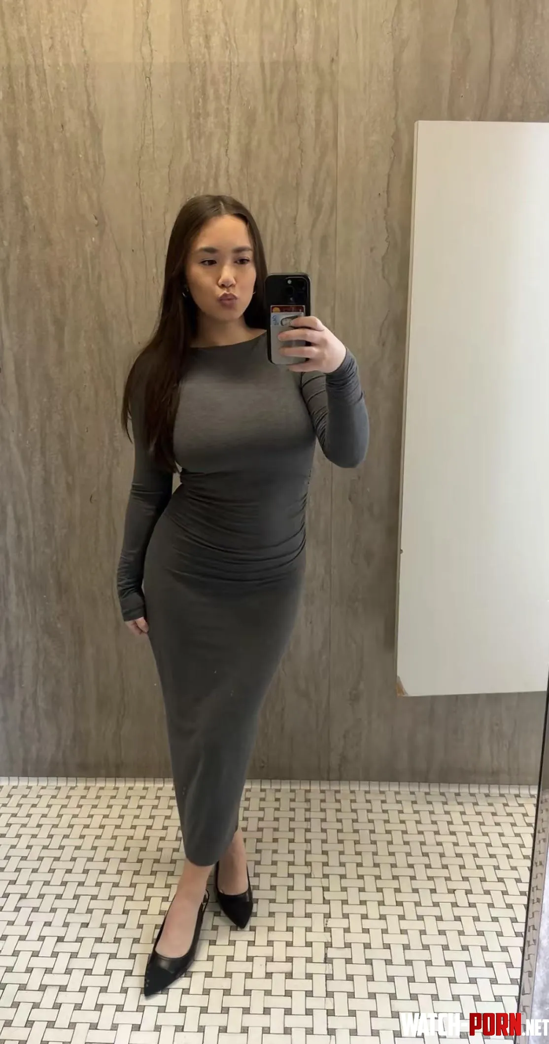 Busty Worker🤤 by Capndavy13