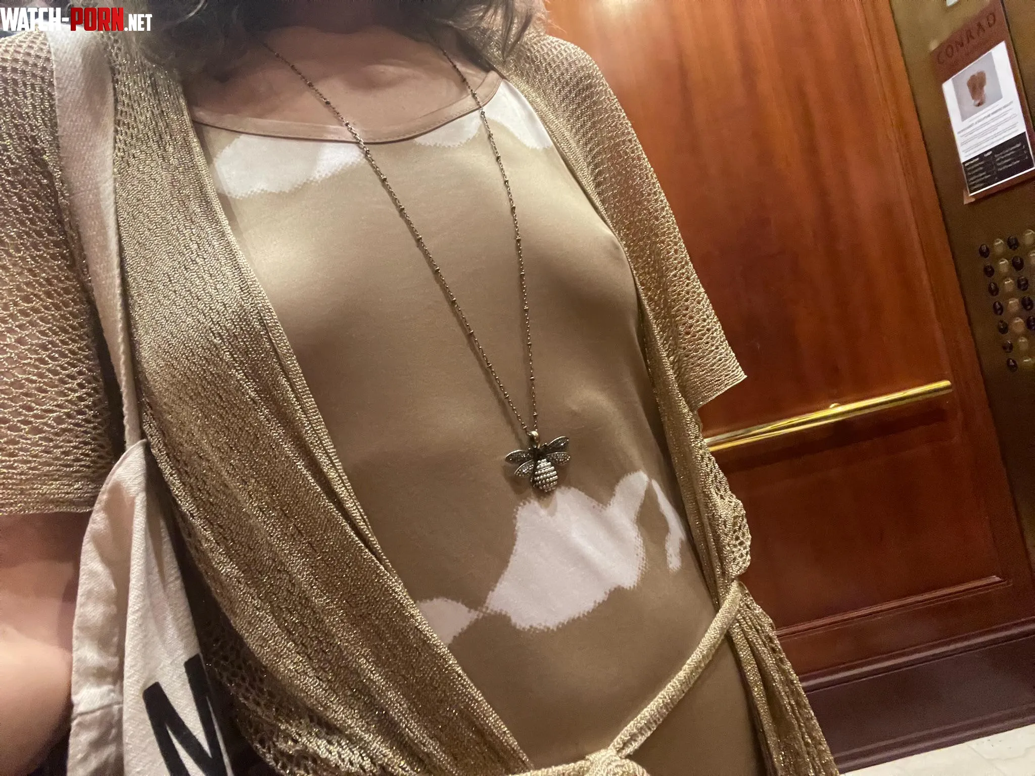 Love in an elevator by vesperedge