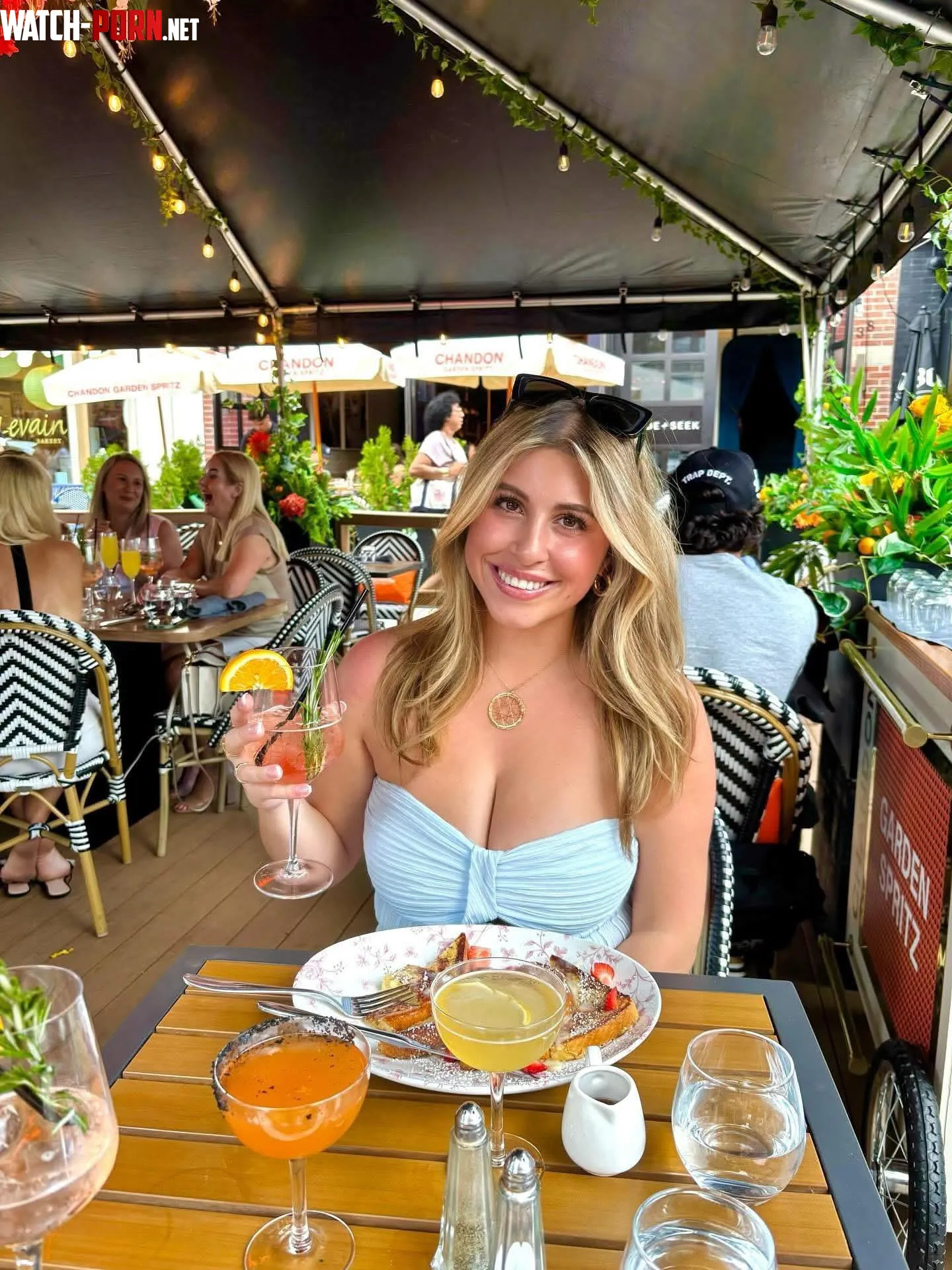 Ideal lunch date by amateureconomist99