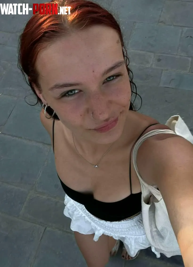 Vem vill knulla en 18-årig student?💞 by amandaemits