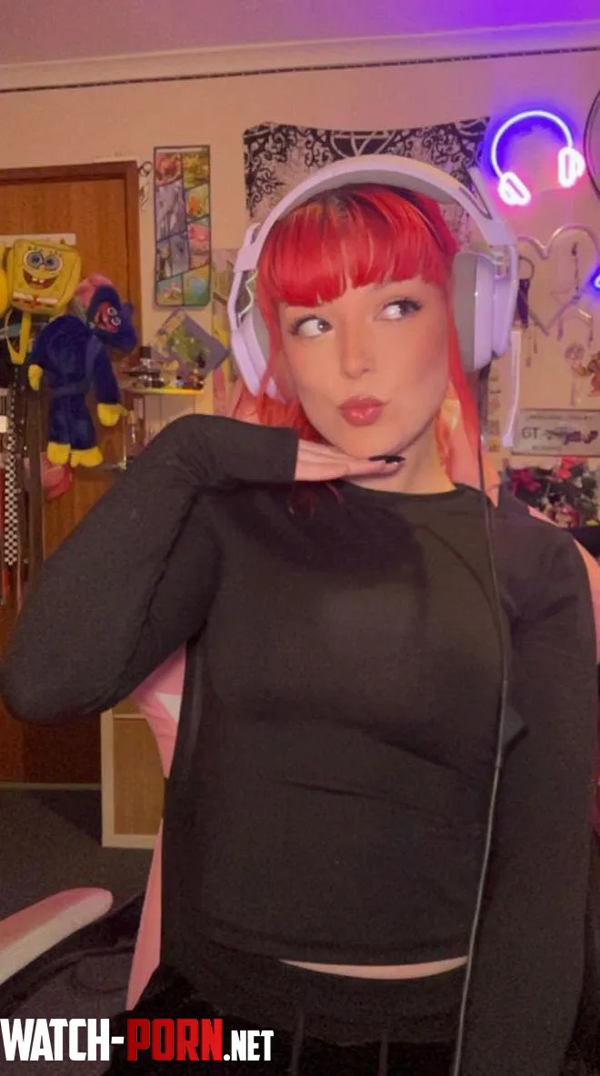 look im being good kinda by Dazzle-Muffie