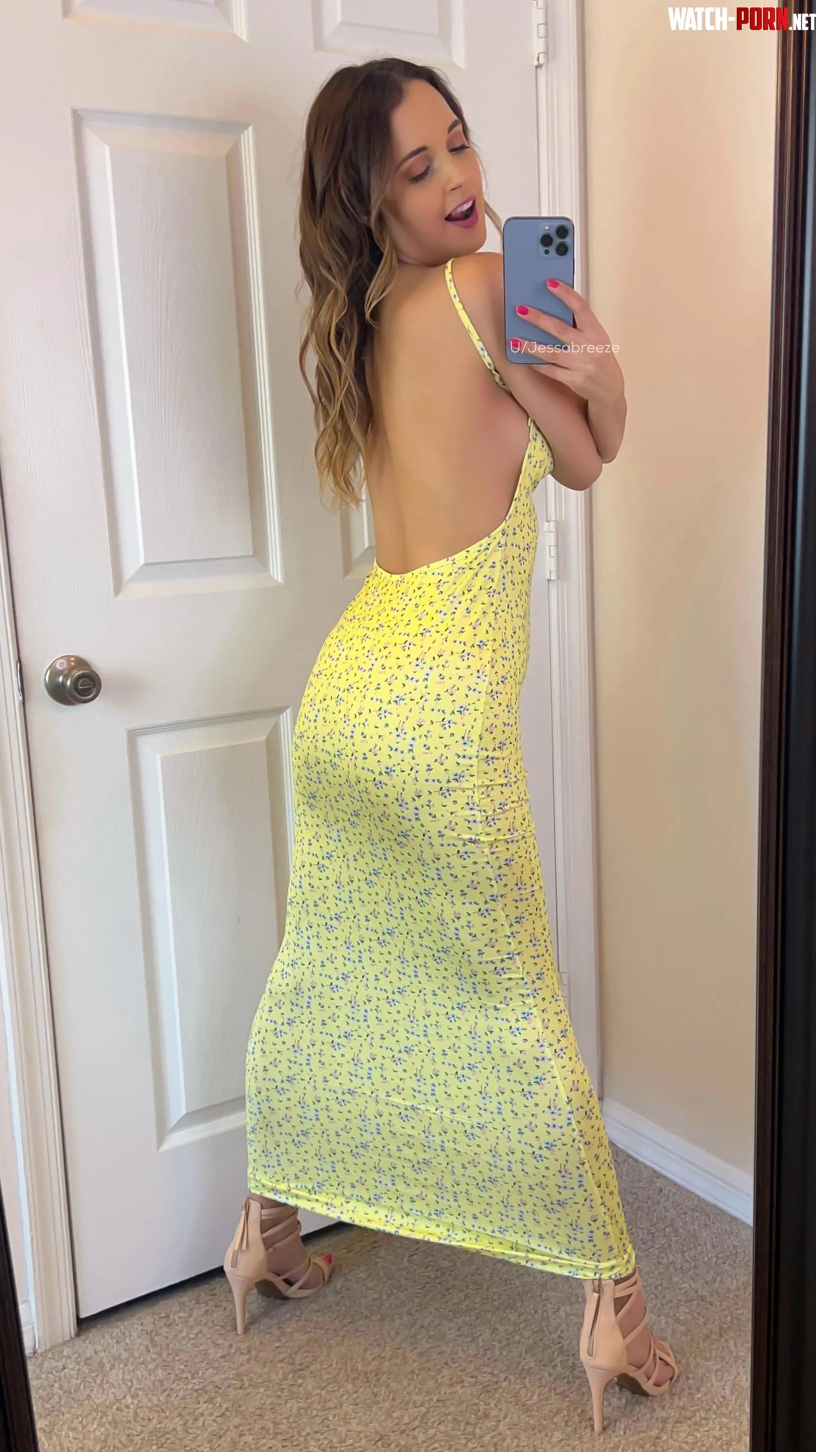 Tight enough to tease.. perfect enough to stare 😏 by Jessabreeze