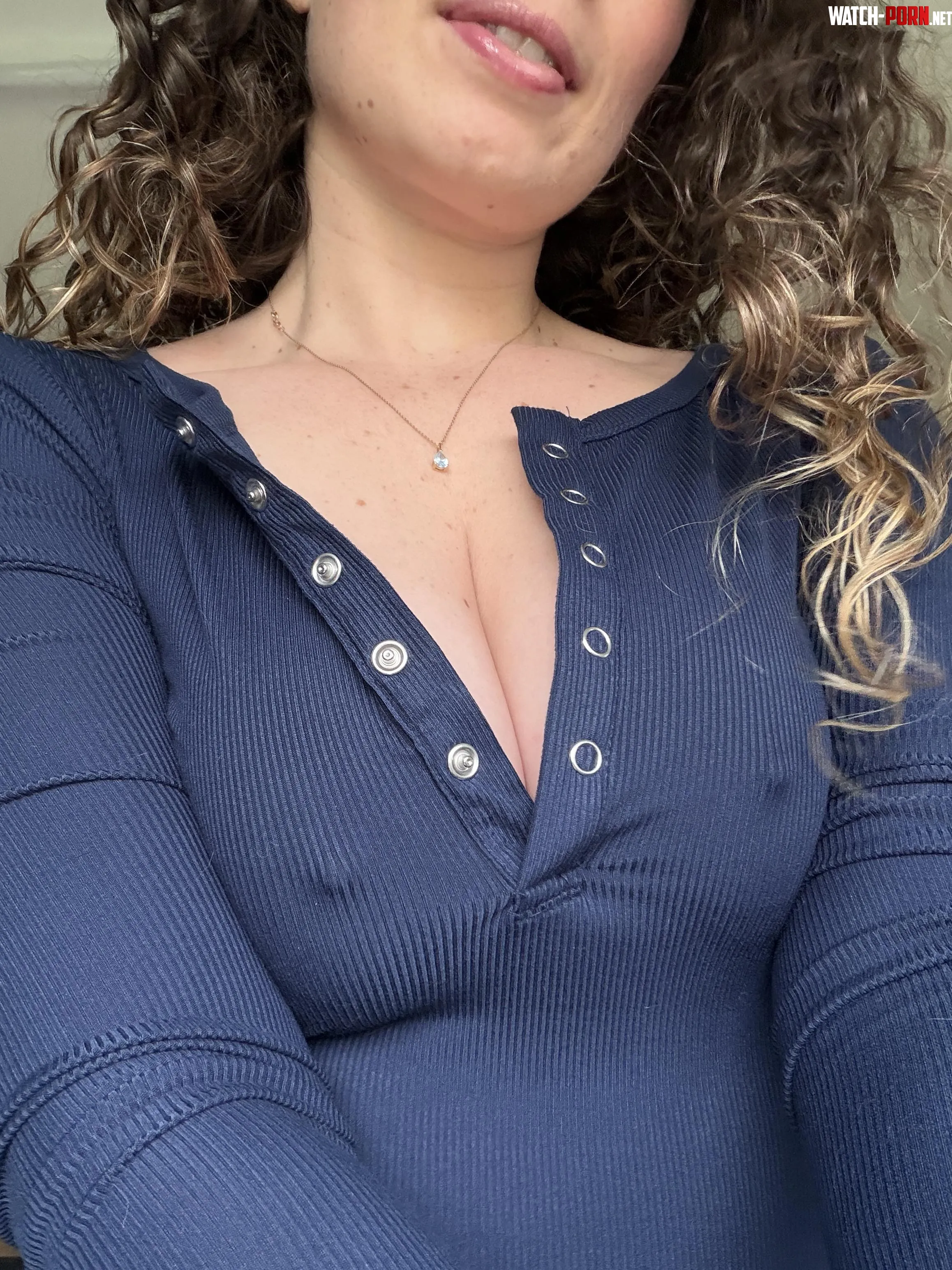 so soft it feels like a lover’s tongue tracing me by sunnylinabae