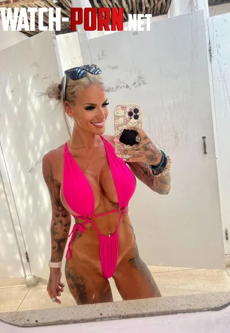 Perfect and juicy trophy.. by Sunkissedbabesxo