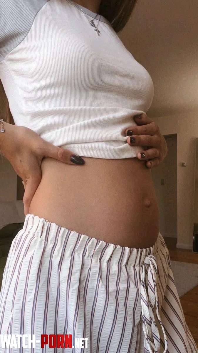 First pregnancy at 18yo by itzpixxieku