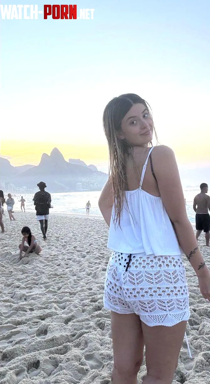 i thrive on attention and snacks by FrostedOrbit_29