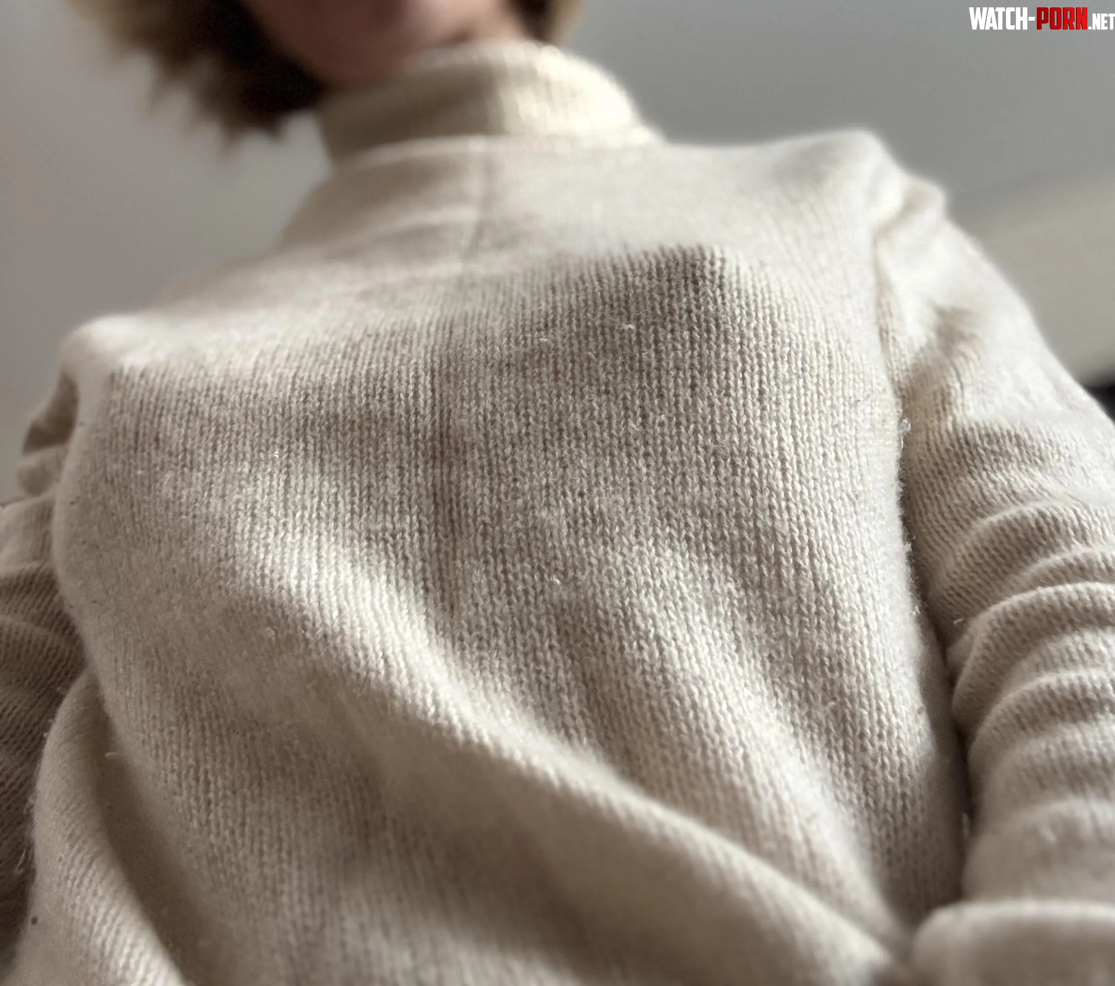 I love soft sweaters by ExoticArches