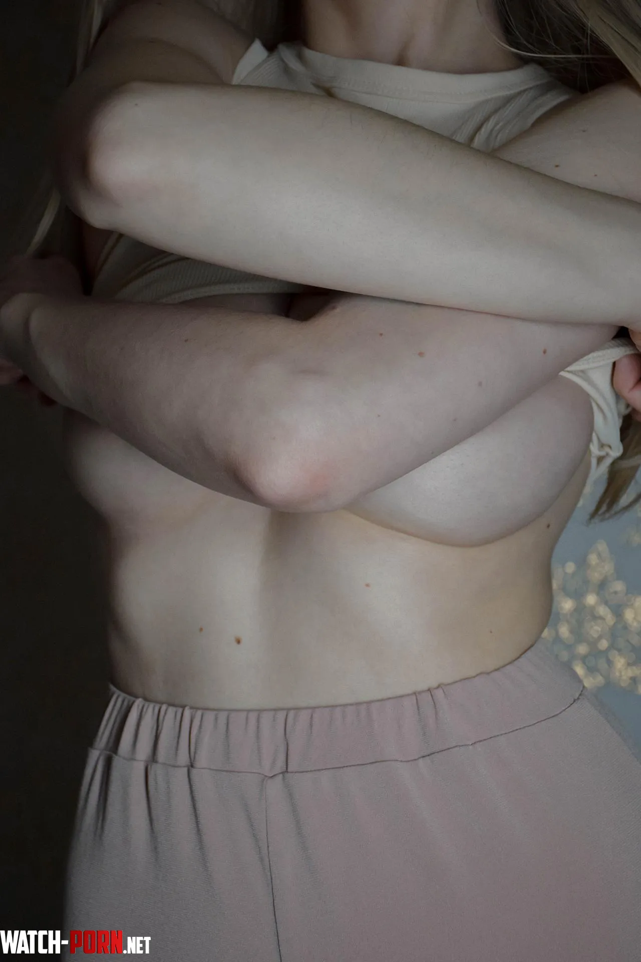 Small underboob peek by buonbella