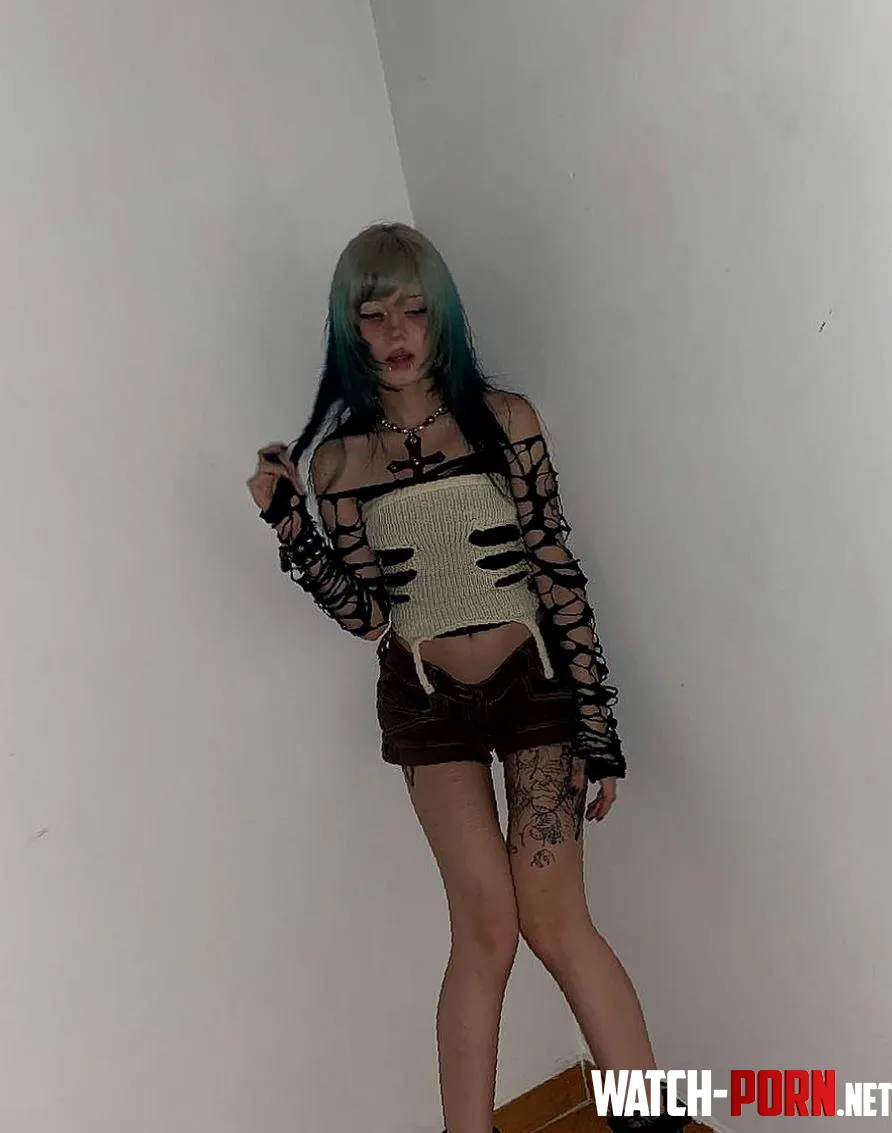 My weird croptop by IM_MOGU16