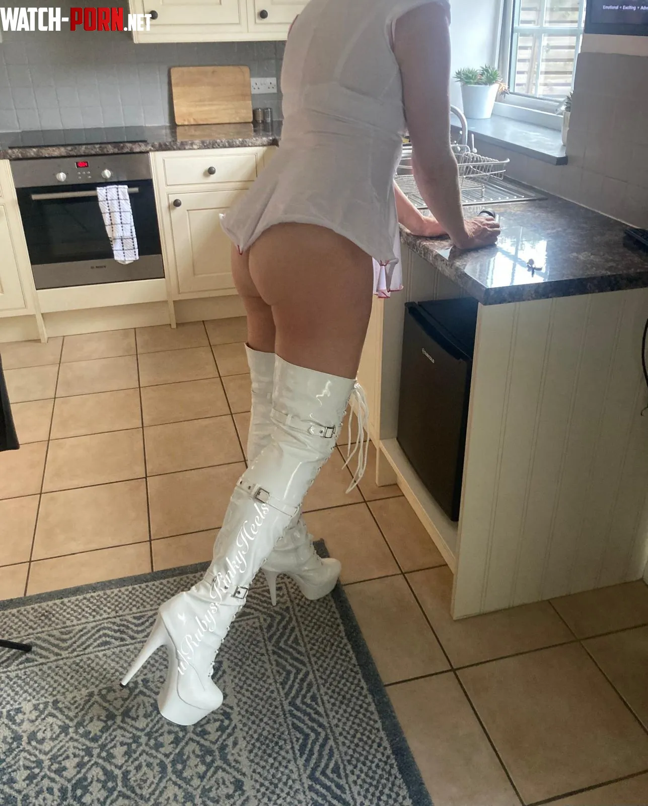 A little BTS shot, I love these boots by RubysKinkyHeels