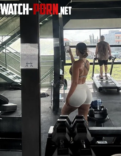 who wants to lick my sweat from my back by VelvetCrave_xox