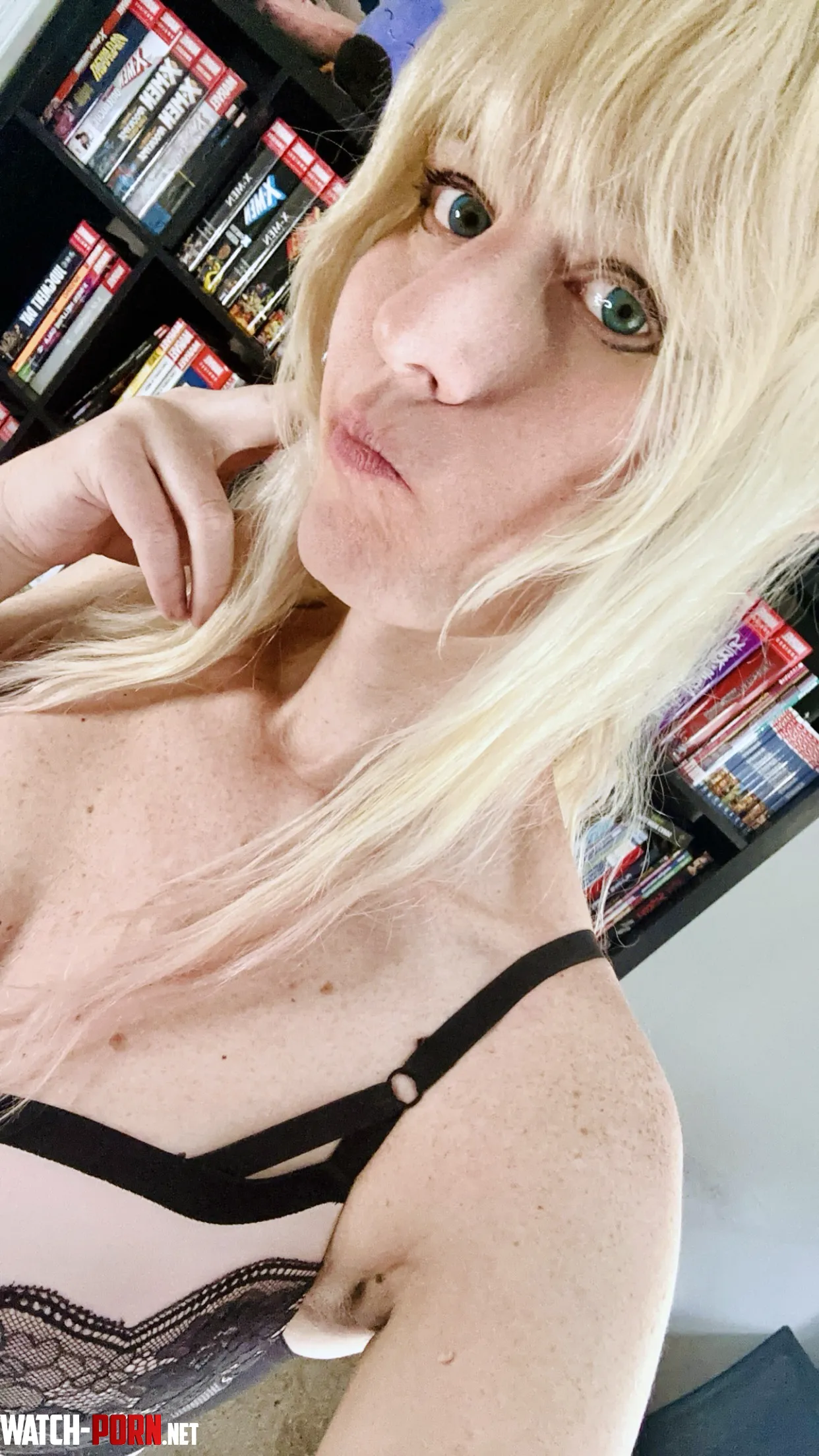 You Can't Go Wrong With a Nerdy Girl [F] by SunnyBunnyMina