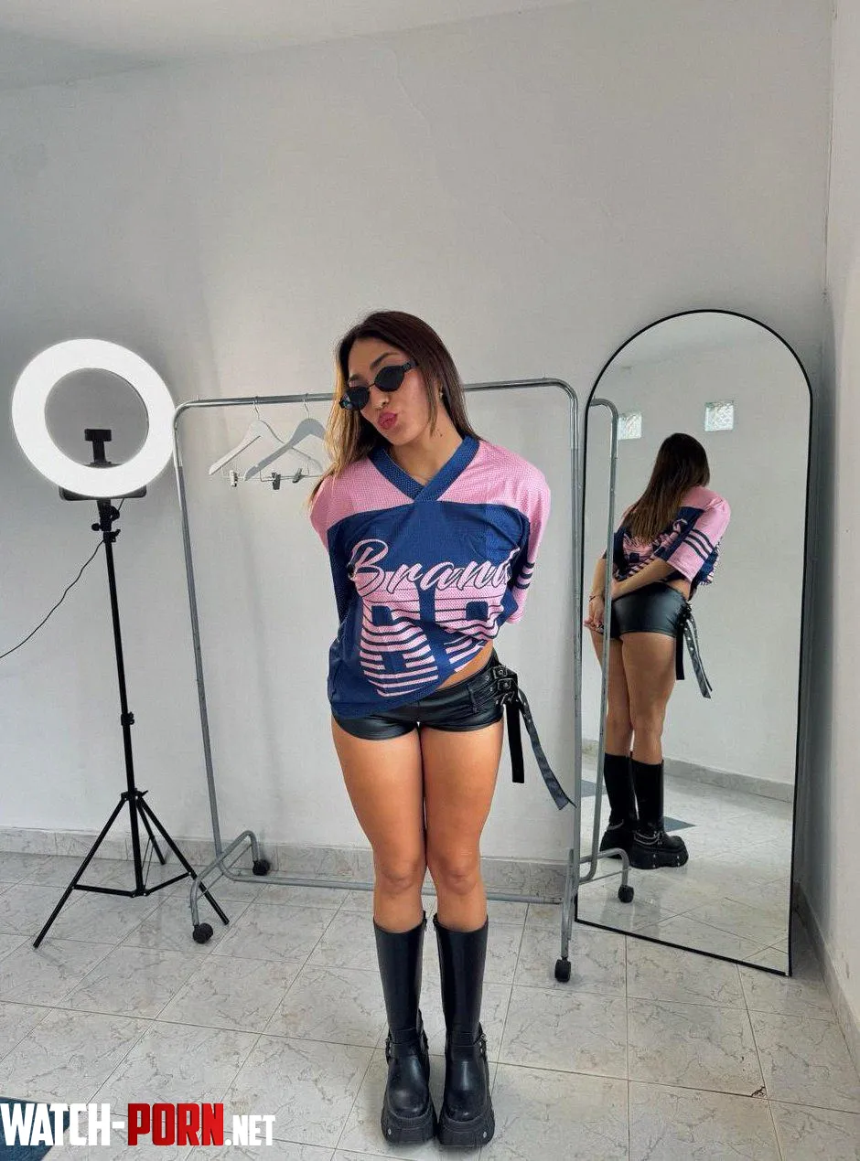 Serving looks without trying too hard by HornyBadgerRider