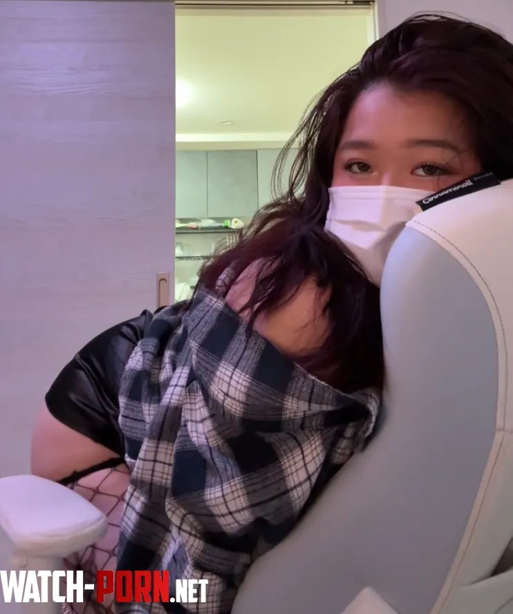 Will you use me right here on my gaming chair... by OF_Mei-nyan