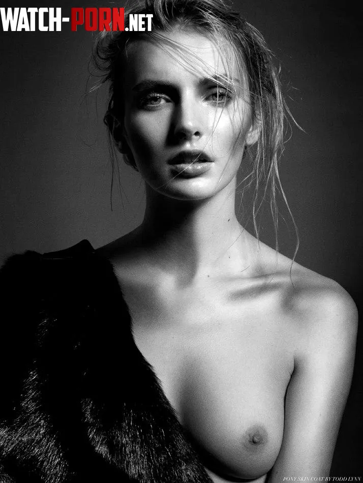 Eva Staudinger | c.2018 by poisson-iv