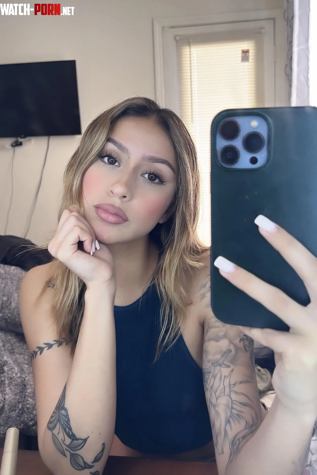 Looking for late night company by Glum_Ambassador971