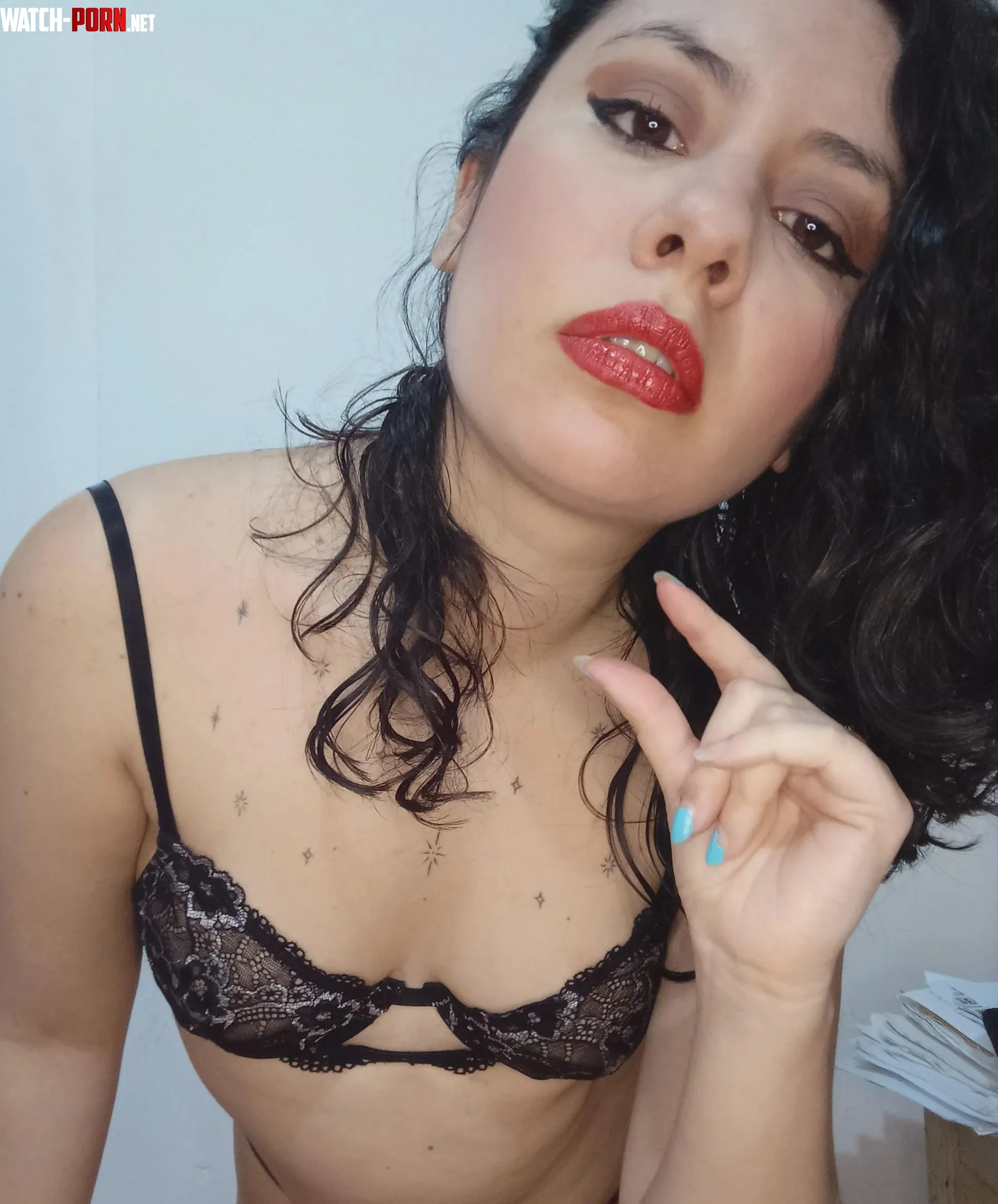 I want my submissive to tell me about her weakness by xmistressdionisiax