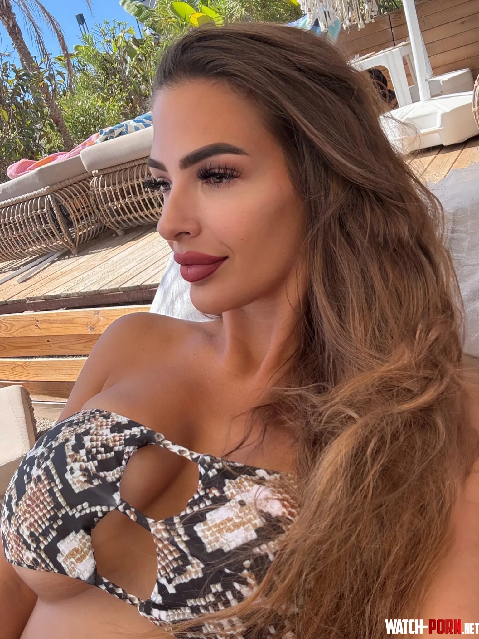 am I catching your someone's eyes today tho? by zooewiitch