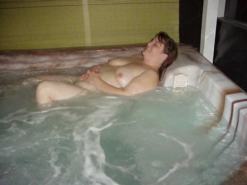 Thumbnail BBWFeetLuvr's Jacuzzi Time Journey in BBW Nudists' World - BBWnudists