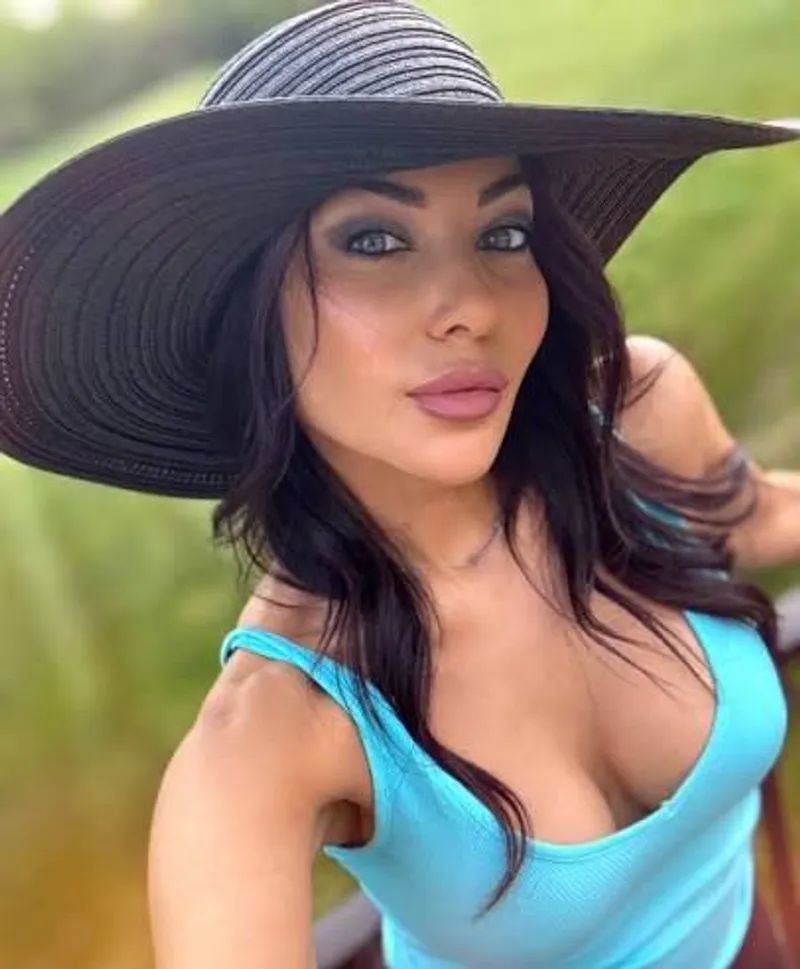 Thumbnail Unveiling the Intriguing Life of Carla Harvey with Somemightsay22