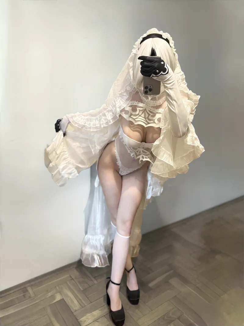 Thumbnail purrova Stuns in Bride 2B Cosplay