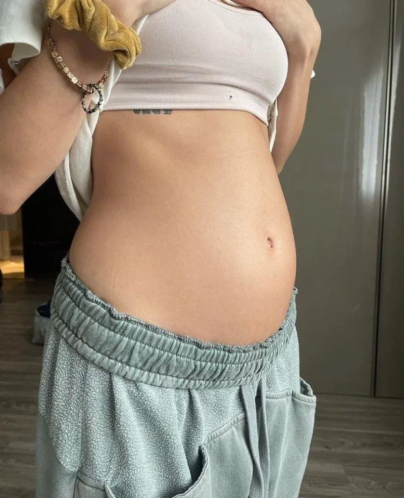 Thumbnail First Pregnancy Experience at 18 Years Old by itzpixxieku in PregnantPetite Category