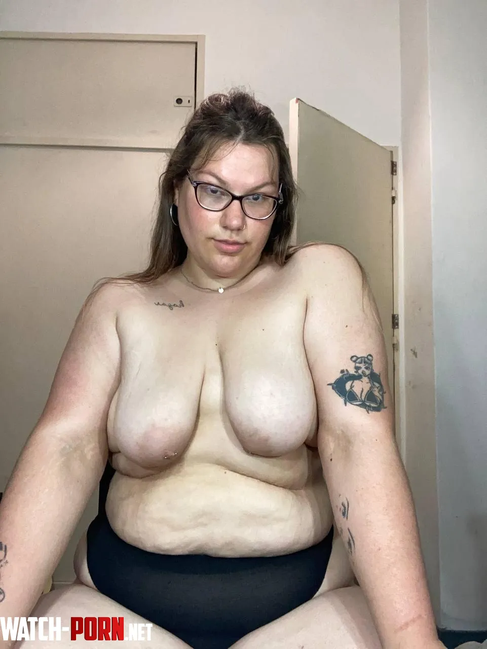 Are you okay with dating a girl like my size or it's gross by Historical_Dot5611