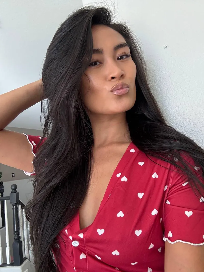 Thumbnail Subtle Flirting Techniques: Decode and Master Them | sunshineonlyxo