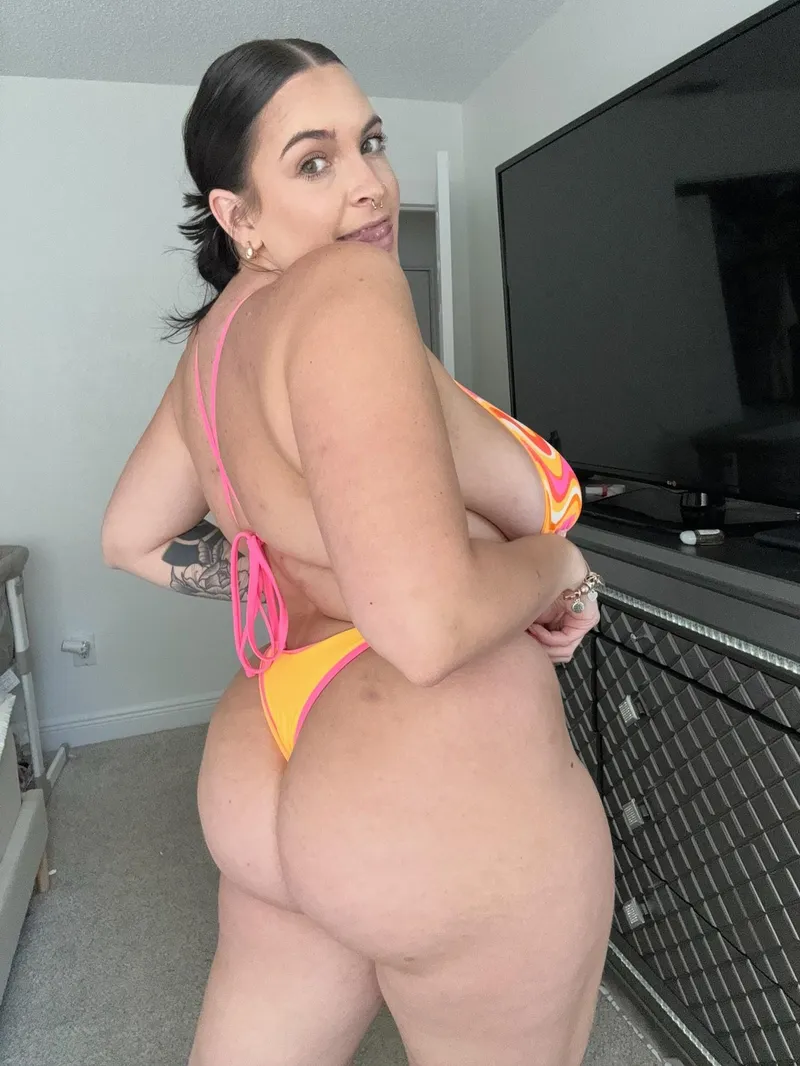 Thumbnail coco-laurelle's Temptation: Ready to Sit and Tease