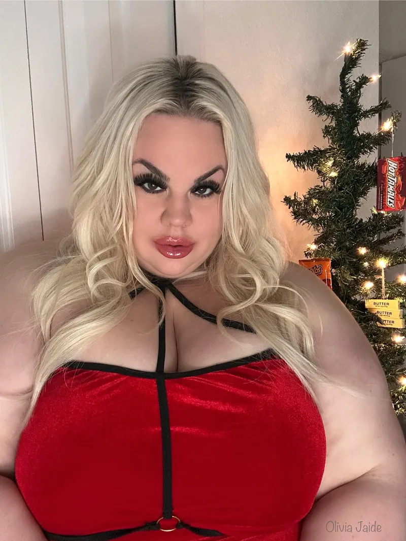 Thumbnail Mrs Clause's SSBBW Charms: Dive into TheOliviaJaide's Universe